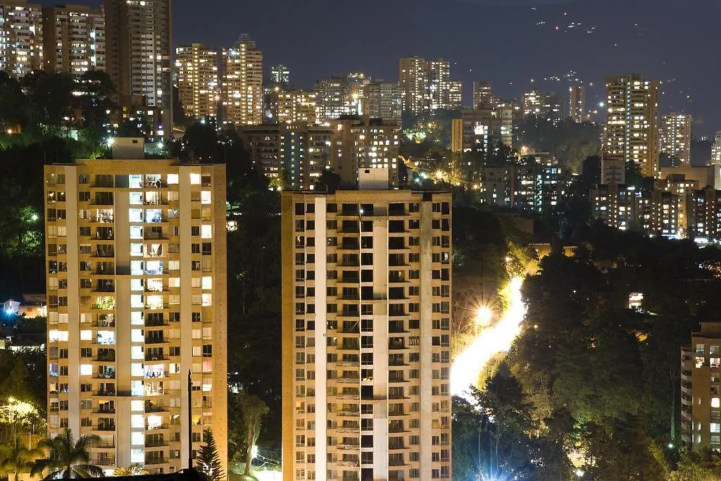 Cyan Suites Apartamentos Medellin 4*,