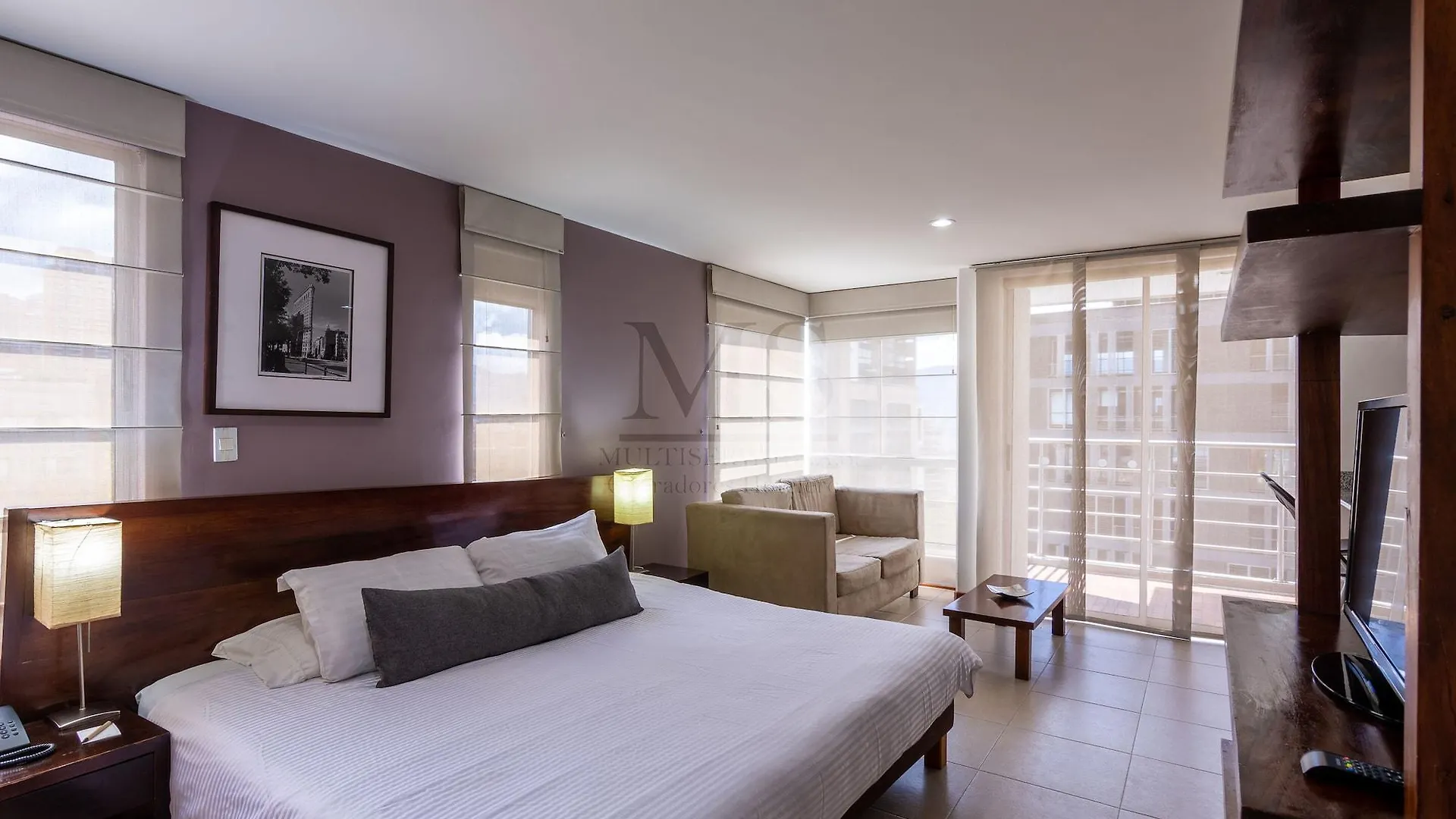 Cyan Suites Apartamentos Medellin 4*,