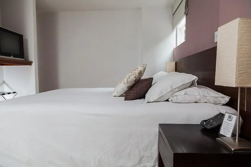 Cyan Suites Apartamentos Medellin 4*,