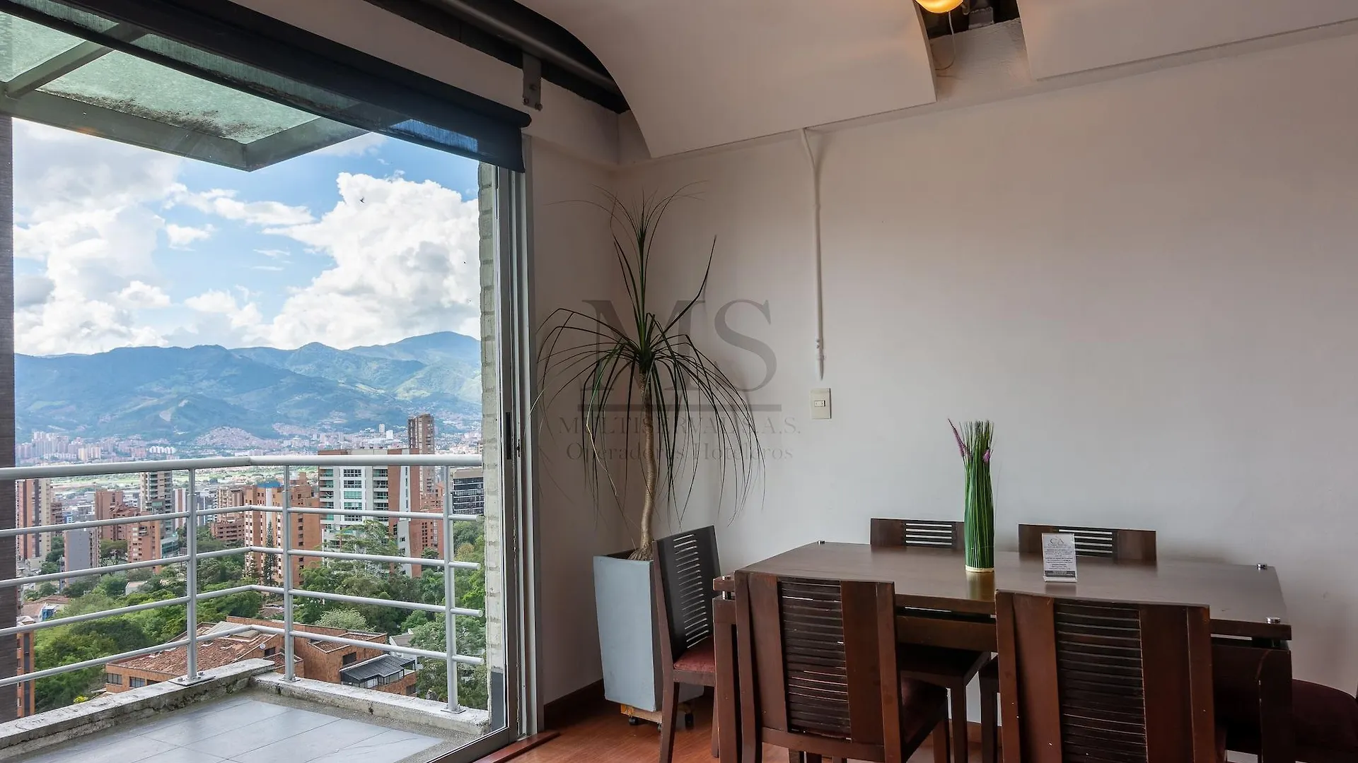 Cyan Suites Apartamentos ميديلين